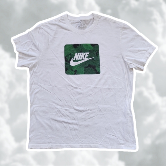♡ SOLD ON EBAY ♡ Nike Men's XL White Logo Green Leaves Short Sleeve Tee - Picture 1 of 11